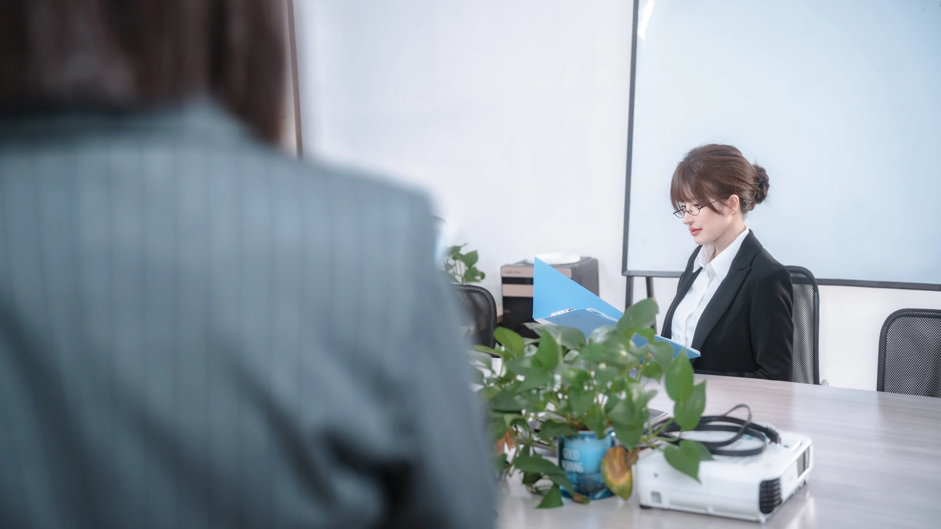 鹿八岁 – NO.014 女上司和女下属~ 1